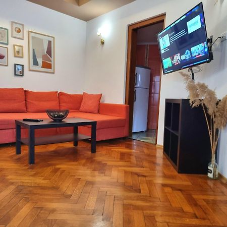 Peaceful Getaway - Generous 3-Bedroom Sanctuary - Close To Historic Old Town 布加勒斯特 外观 照片