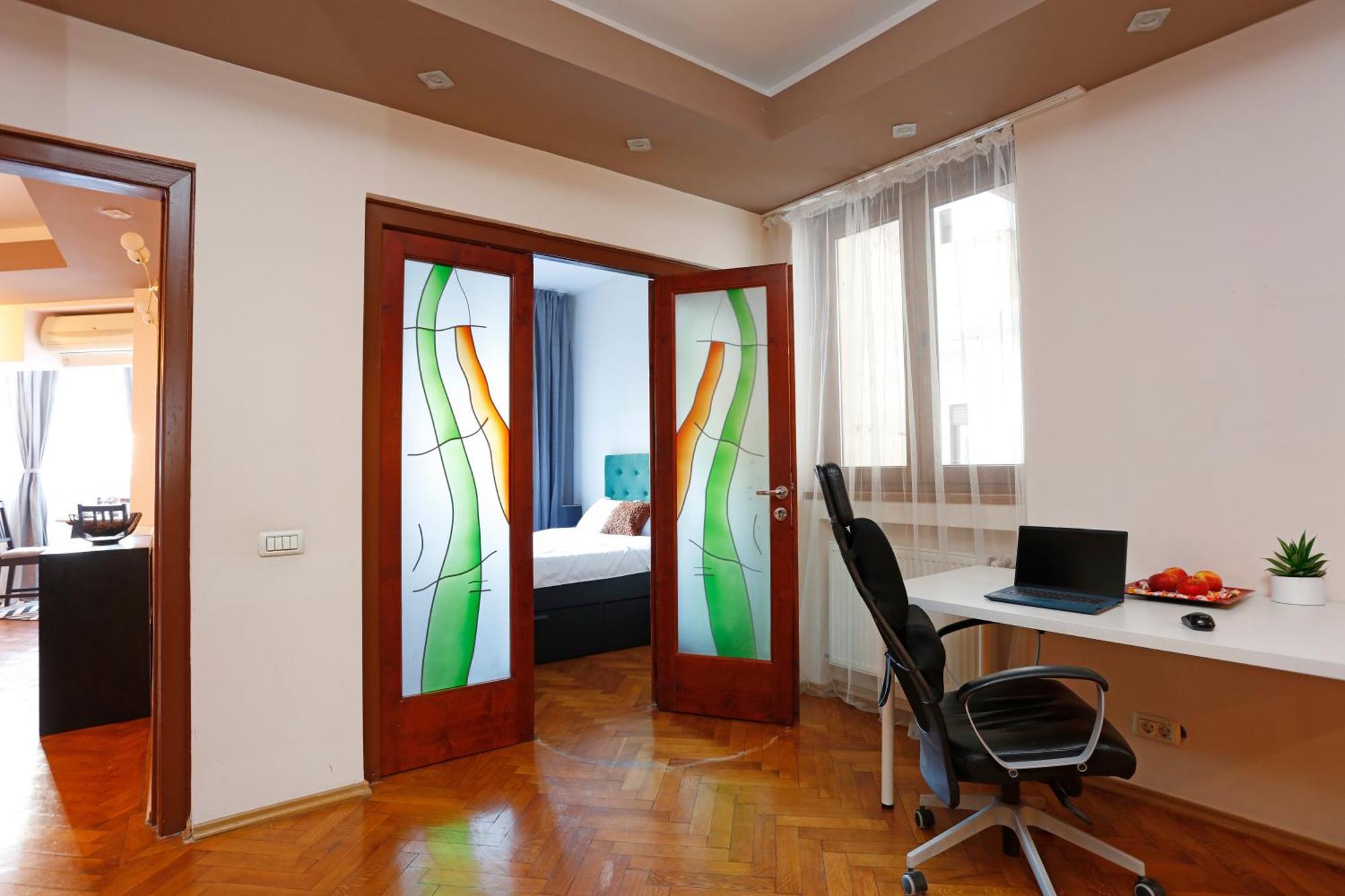 Peaceful Getaway - Generous 3-Bedroom Sanctuary - Close To Historic Old Town 布加勒斯特 外观 照片