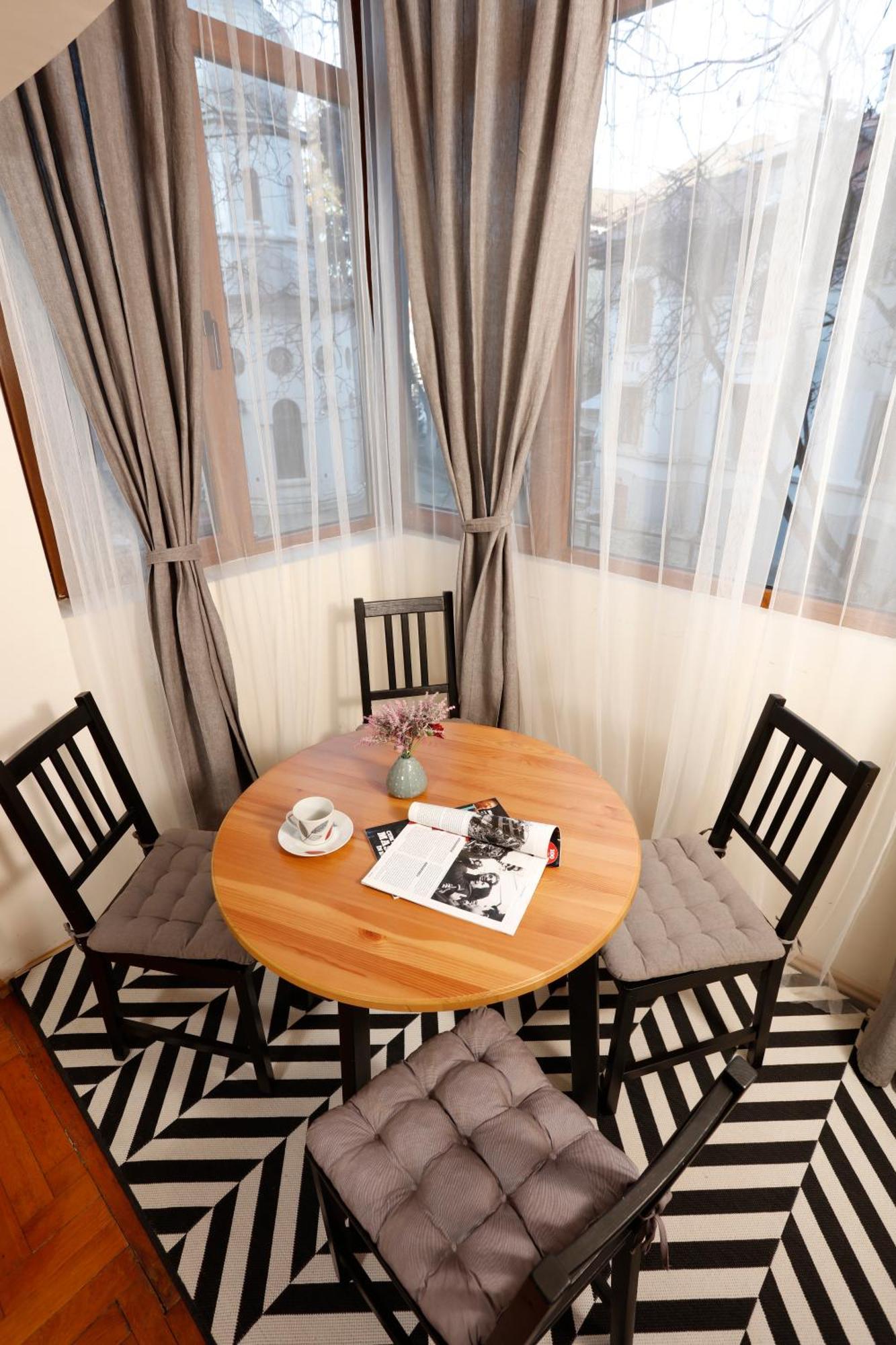 Peaceful Getaway - Generous 3-Bedroom Sanctuary - Close To Historic Old Town 布加勒斯特 外观 照片