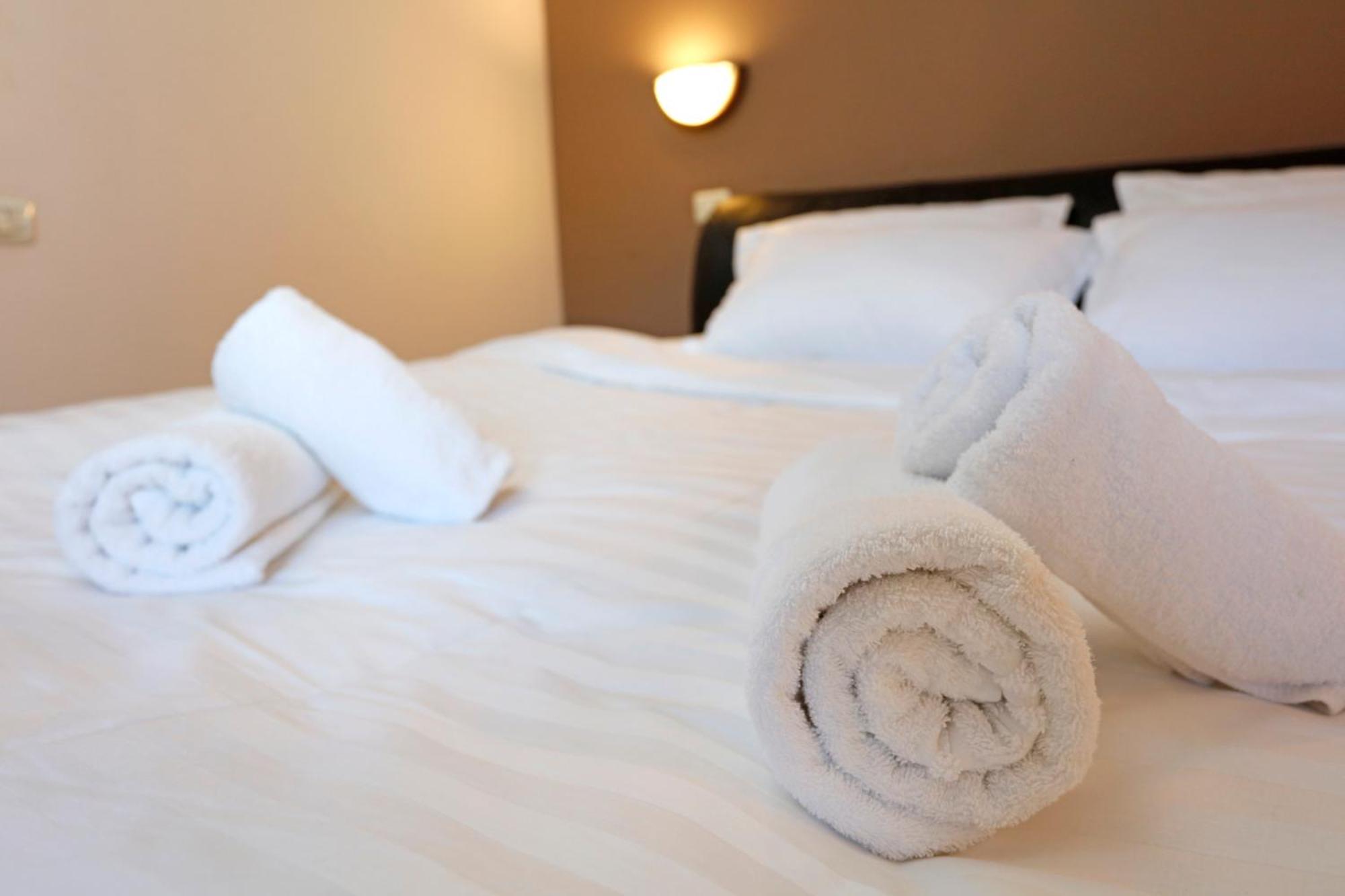 Peaceful Getaway - Generous 3-Bedroom Sanctuary - Close To Historic Old Town 布加勒斯特 外观 照片